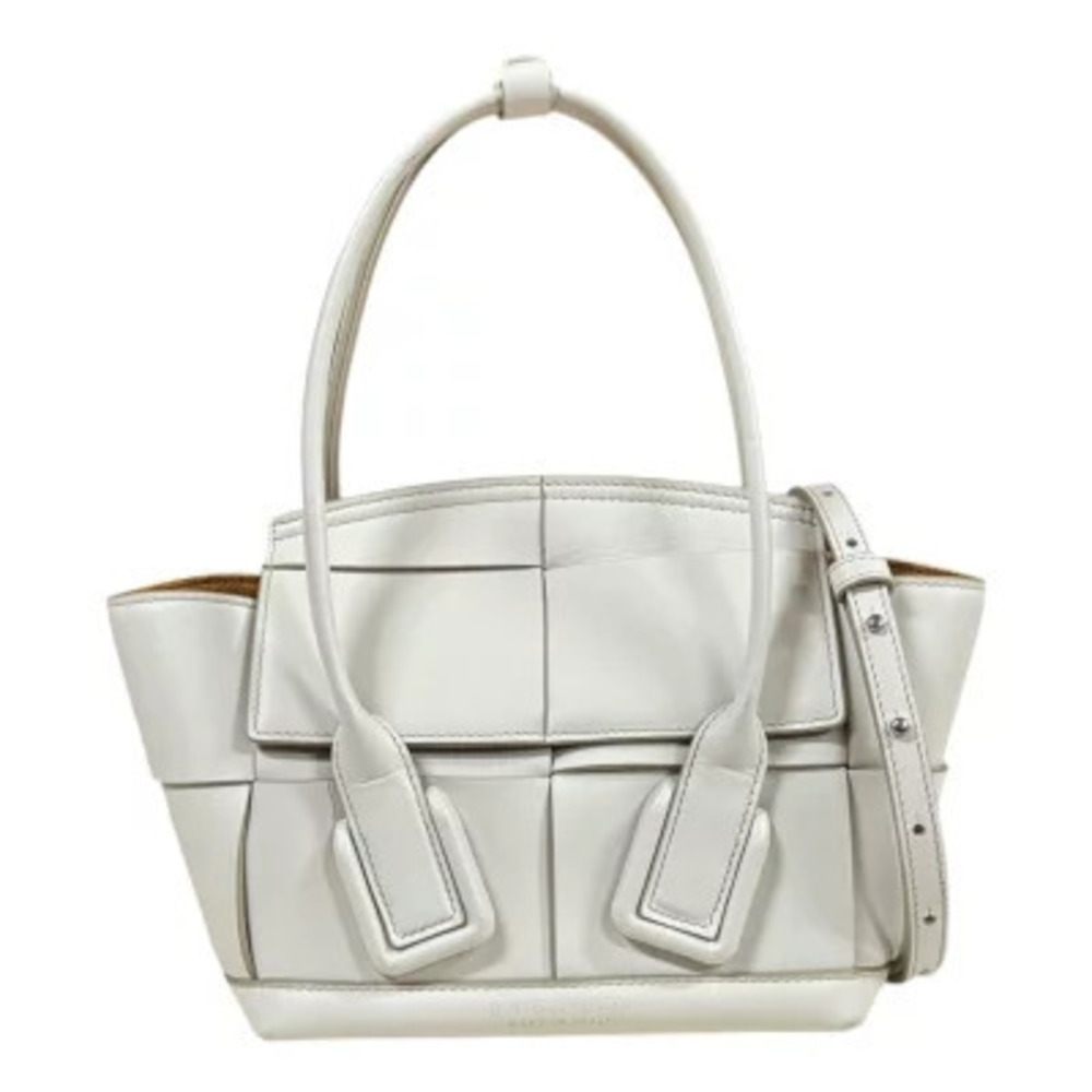 Bottega Veneta The Arco Maxi Intrecciato Shoulder Bag Leather White